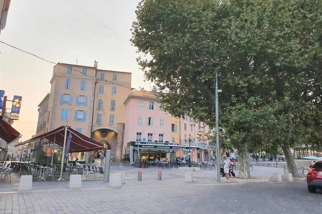 Appartement LHaussmannien Charme absolu à Hyères France